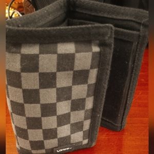 VANS TRIFOLD WALLET BILL, CHANGE CREDIT CARD SLOTS & COMPARTMENTS